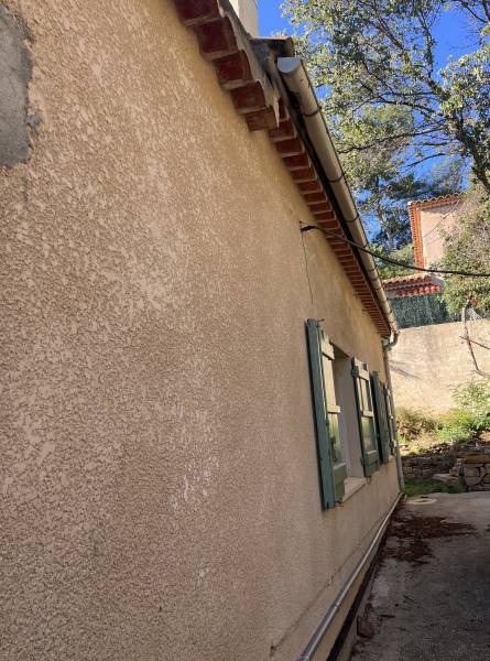 Transformation et Isolation : Une Maison à Ceyreste Retrouve Tout son Confort avec E2P SUD ISOLATION (RGE)