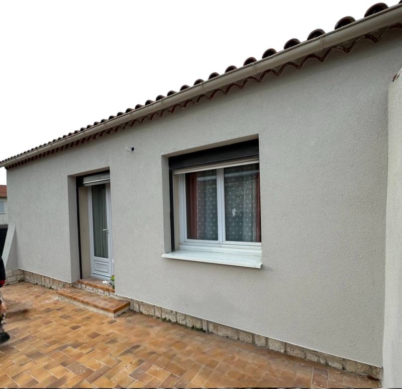 Isolation thermique par l’extérieur pour améliorer la performance énergétique d'une maison à La Fare-les-Oliviers