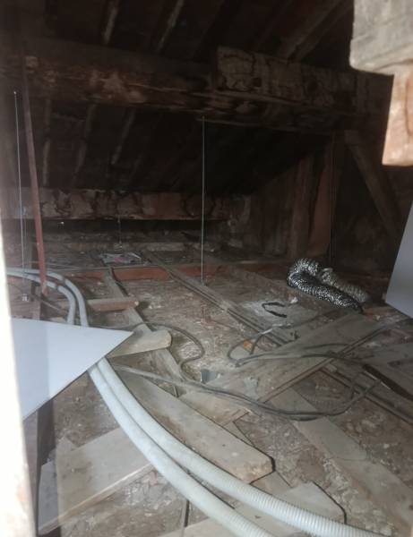 Isolation des combles perdus par soufflage de laine de roche Jetrock 2 avec R=7 à Marseille Bouches du Rhône