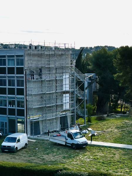 Démarrage des travaux d'isolation thermique par l'extérieur au sein de la faculté de médecine (Marseille 15e)