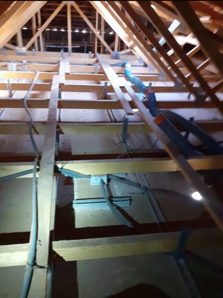 Isolation thermique des combles perdus avec la méthode du soufflage à Bouc-Bel-Air près d'Aix en Provence