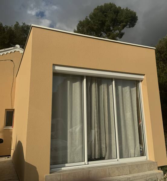 Isolation thermiques par l'extérieur terminée, et donc une maison transformée à Ceyreste, proche de La Ciotat, à quelques km de Marseille