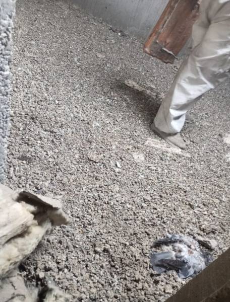 Nettoyage complet de combles infestés par des pigeons à Nîmes avant une isolation en rouleaux